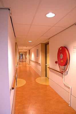 Gele deuren, vijfde woonverdieping